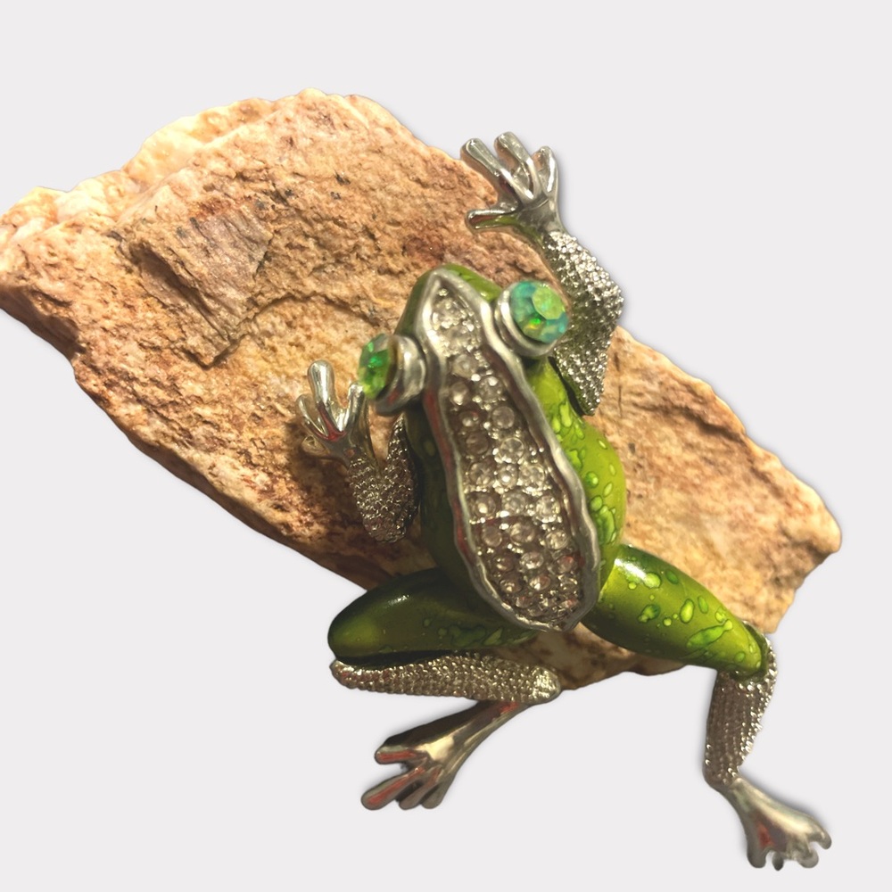 Frog Brooch Pin Green Enamel Silver Tone Crystal Eye Costume Jewelry